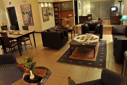 ホテル Sterling Suites Langford Town