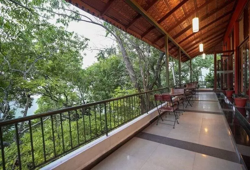 هتل Tea Valley Resort, Munnar