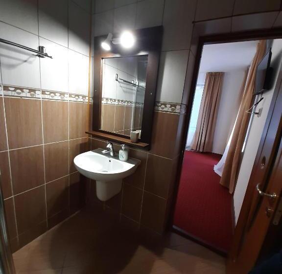 בית מלון כפרי Pensiunea Montan Din Bran,sat Simon Spa Indoor