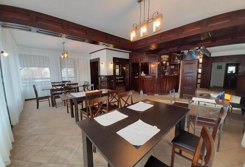 בית מלון כפרי Pensiunea Montan Din Bran,sat Simon Spa Indoor