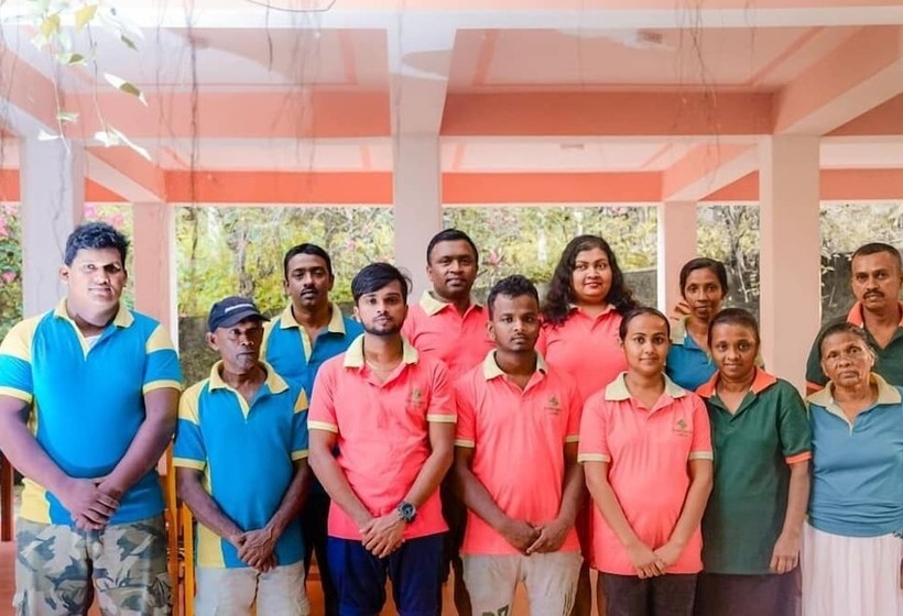 פנסיון Sinharaja Park