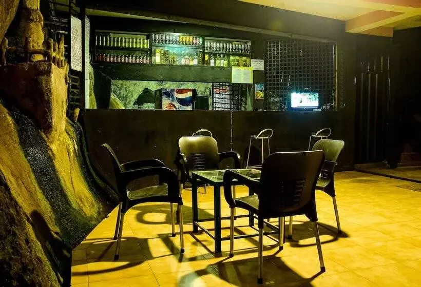 Majatalo Sinharaja Park