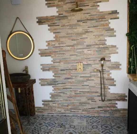 Aamiaismajoitus (B&B) V&spa 2 Chambres D Hôtes Avec Spa Privatif Dont Une Avec Un Sauna