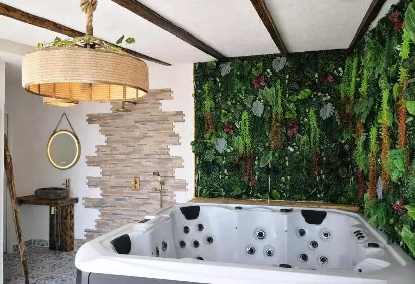 Aamiaismajoitus (B&B) V&spa 2 Chambres D Hôtes Avec Spa Privatif Dont Une Avec Un Sauna