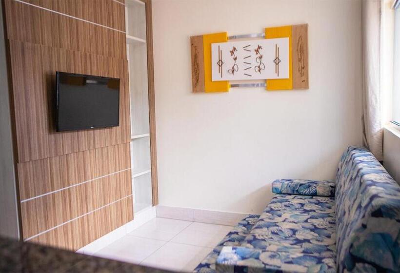 هتل Cd Lacqua Diroma