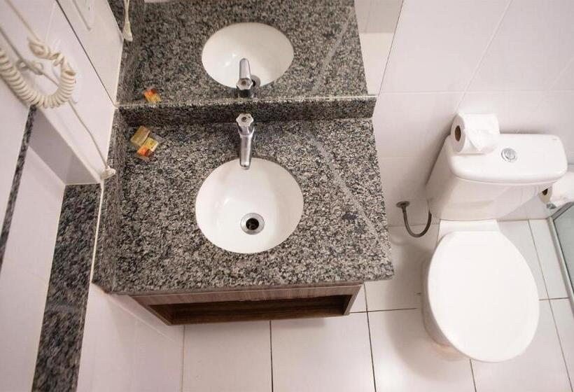 هتل Cd Lacqua Diroma