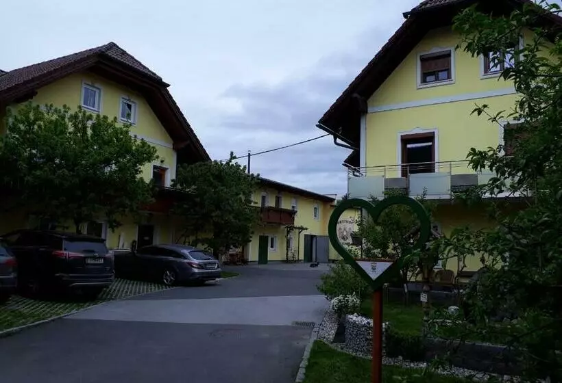 Bed and Breakfast Obsthof Glück