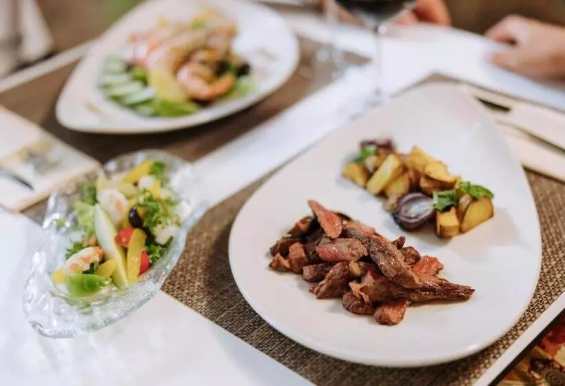 ホテル Nicolaus Club La Giurlita