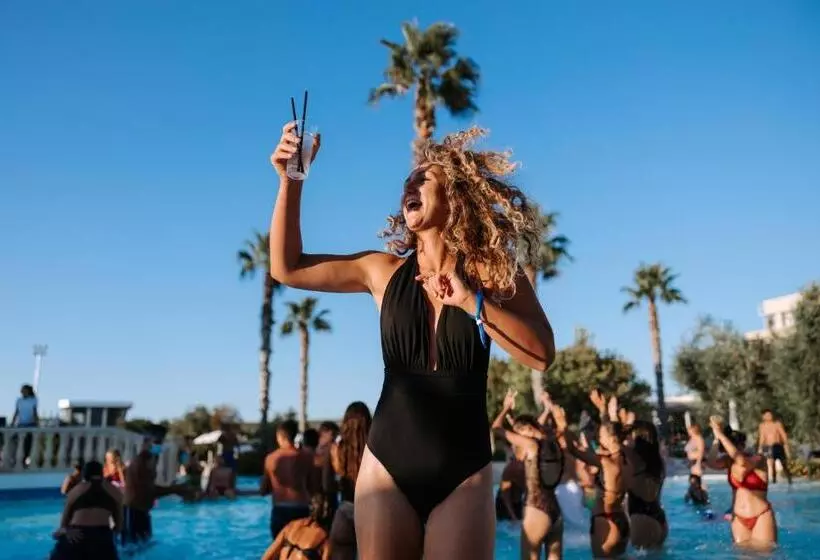 ホテル Nicolaus Club La Giurlita