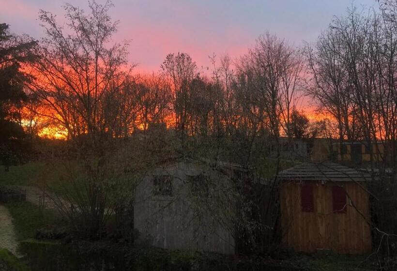 ベッドアンドブレックファースト Le Camp Du Fauconnier