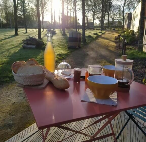 ベッドアンドブレックファースト Le Camp Du Fauconnier