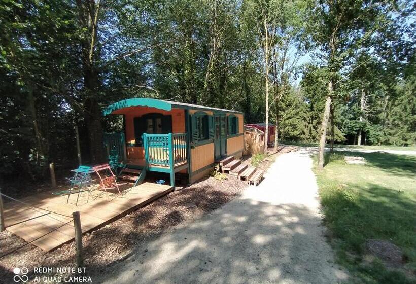 ベッドアンドブレックファースト Le Camp Du Fauconnier