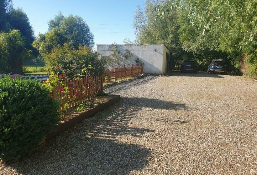 ベッドアンドブレックファースト Les Garennes