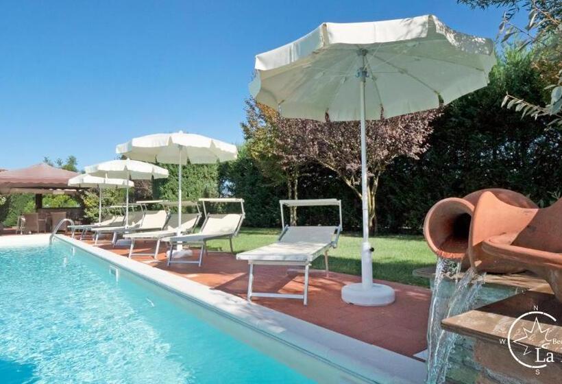 هتل B & B La Rotta