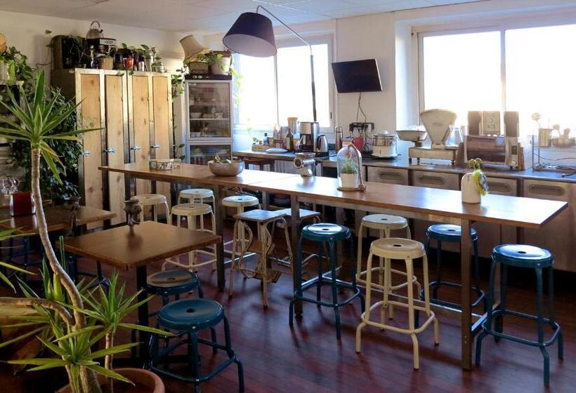 پانسیون Les Abeilles