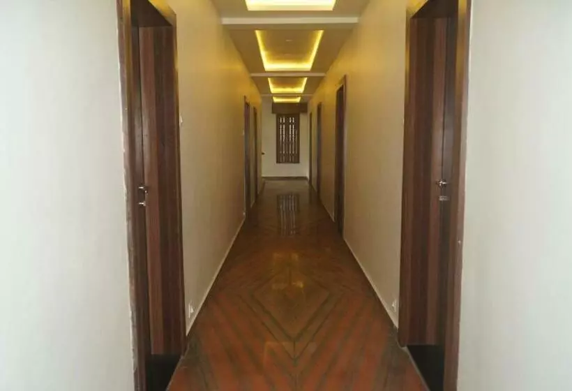 ホテル Sai Sharada
