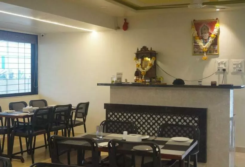 ホテル Sai Sharada