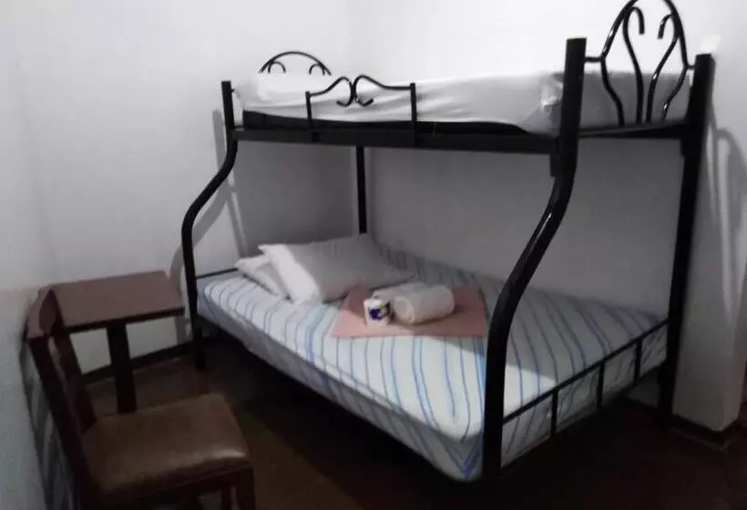 Retkeilymaja King Michael Coron