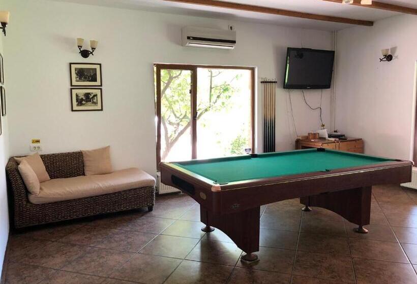 리조트 Equinox Club