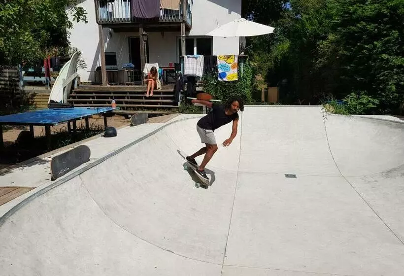 ユースホステル Shifting Sands Surf Camp