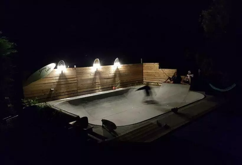 ユースホステル Shifting Sands Surf Camp