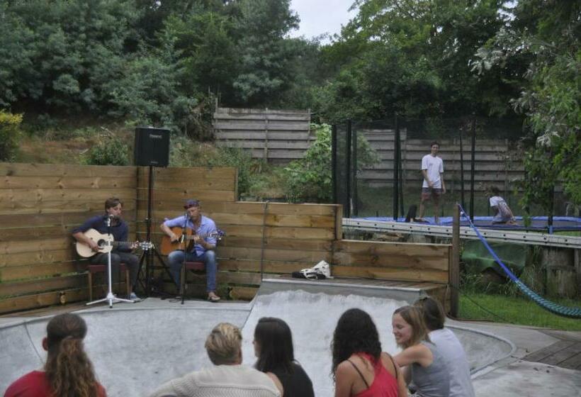 فندق صغير Shifting Sands Surf Camp