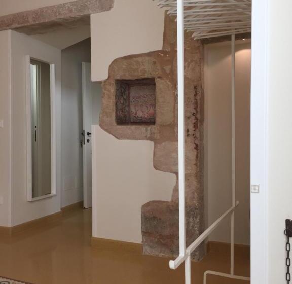 ベッドアンドブレックファースト Basiliscus