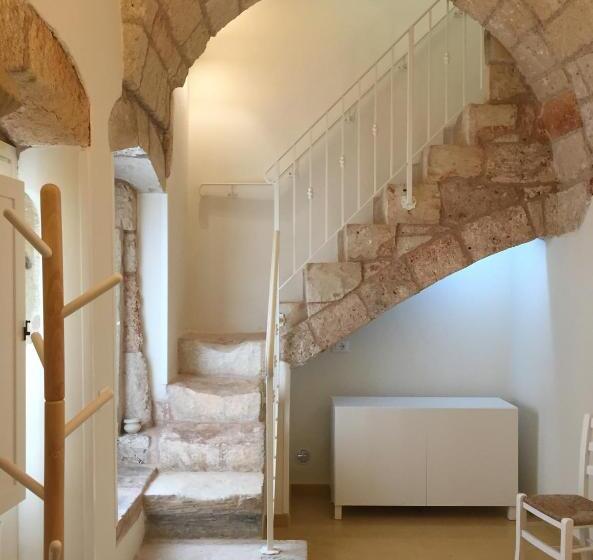 ベッドアンドブレックファースト Basiliscus