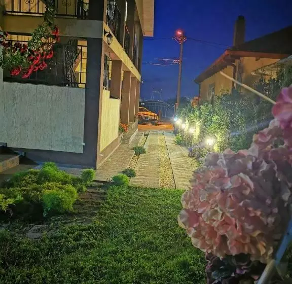 Pensione Casa Cu Flori