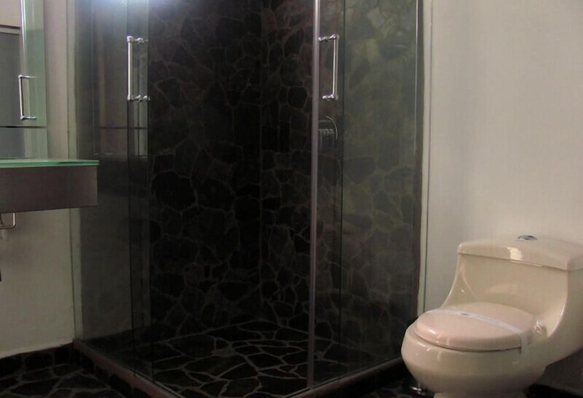 هتل Portobelo Guatape