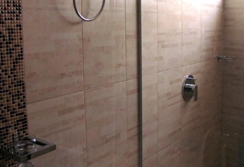 هتل Portobelo Guatape