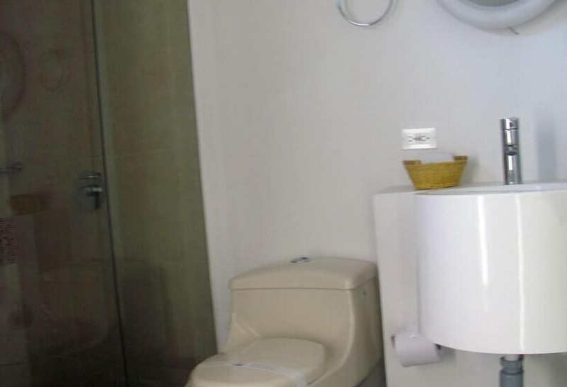 هتل Portobelo Guatape