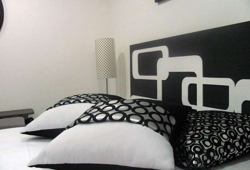 هتل Portobelo Guatape