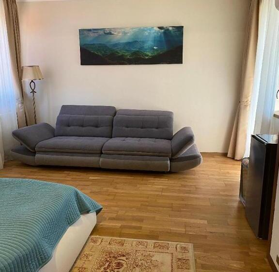 ペンション Parliament Square Mamaia Nord