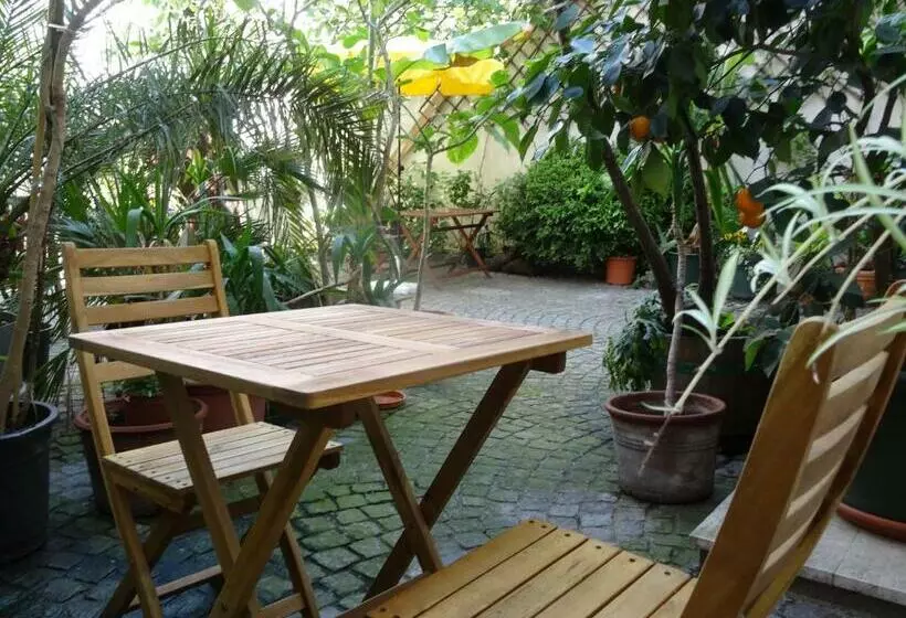 Aamiaismajoitus (B&B) Gästehaus Auf Der Kunstmeile