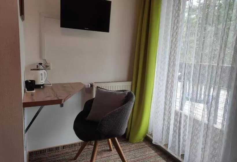 Aamiaismajoitus (B&B) Pension Weißer Hirsch