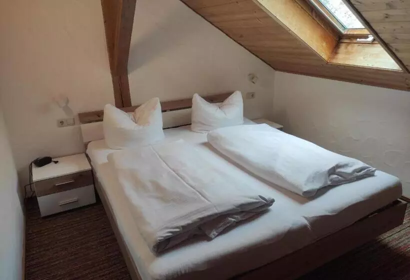 Aamiaismajoitus (B&B) Pension Weißer Hirsch