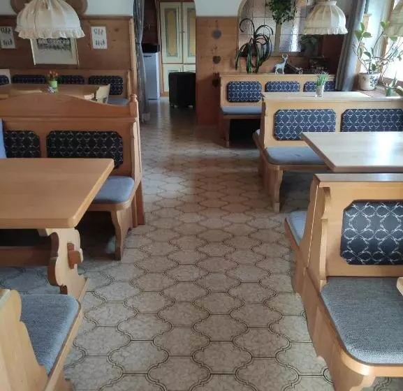 Aamiaismajoitus (B&B) Pension Weißer Hirsch