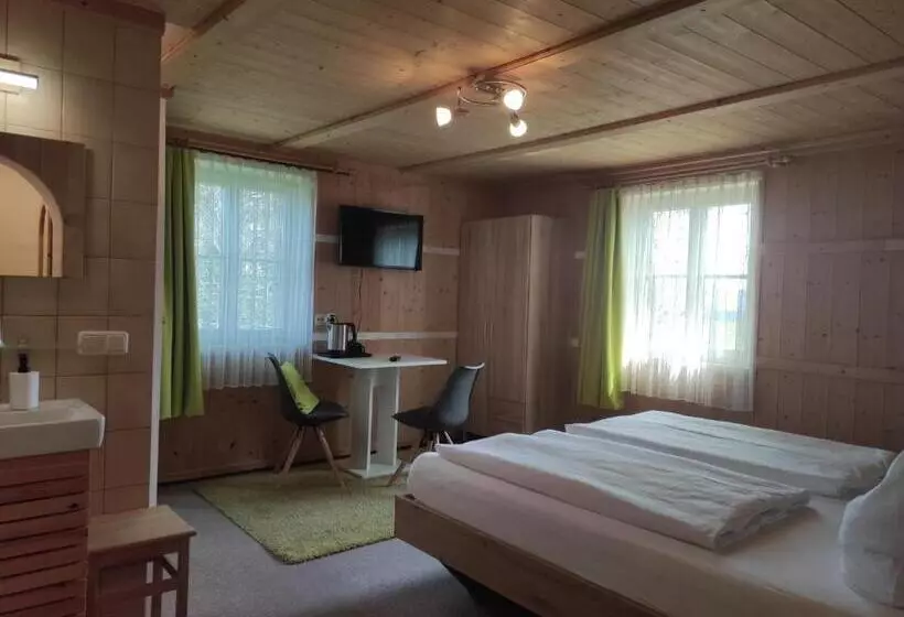 Aamiaismajoitus (B&B) Pension Weißer Hirsch