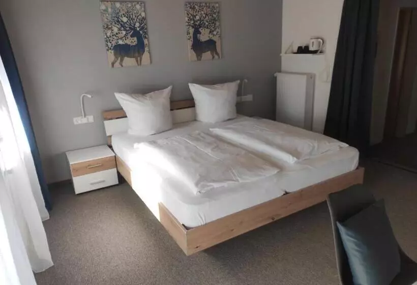 Aamiaismajoitus (B&B) Pension Weißer Hirsch