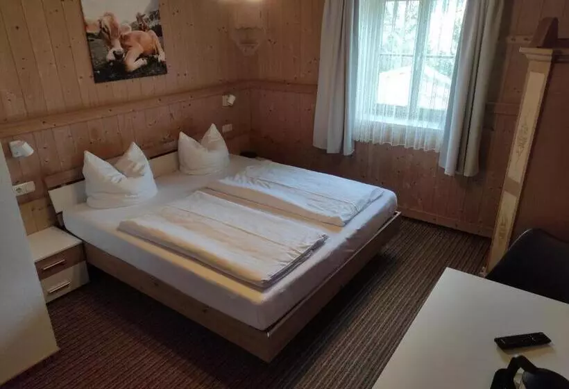 Aamiaismajoitus (B&B) Pension Weißer Hirsch