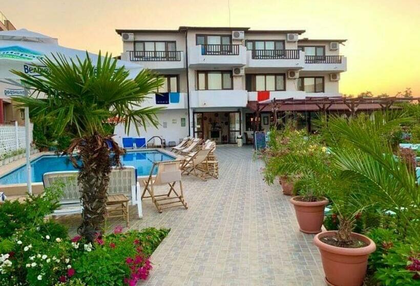 Отель Guest Rooms Southern Nights