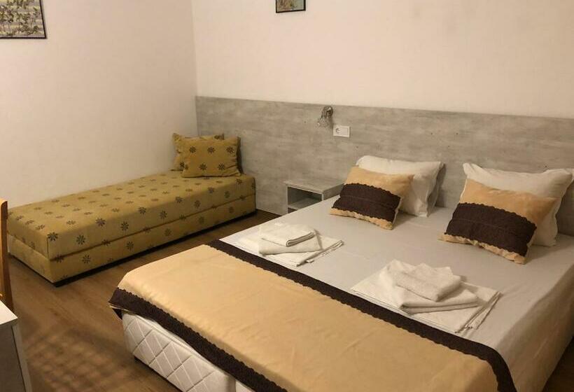 Отель Guest Rooms Southern Nights