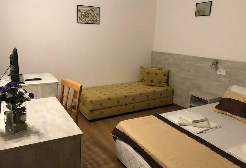 Отель Guest Rooms Southern Nights