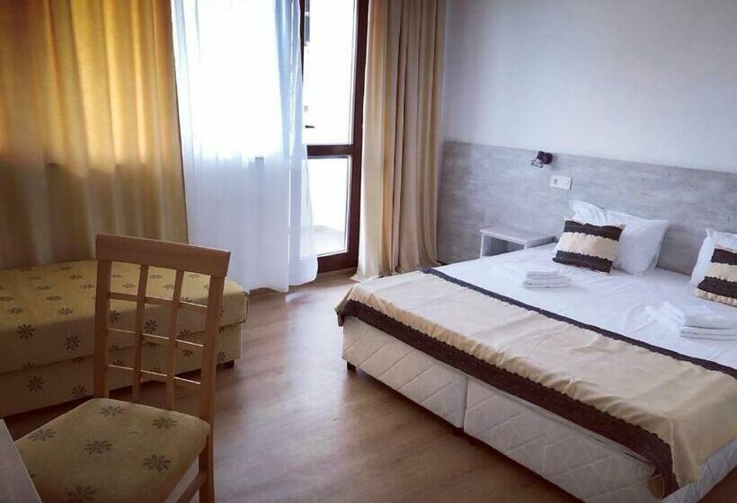 Отель Guest Rooms Southern Nights