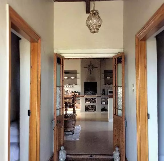 هتل Hartebeeskraal Selfcatering Cottage