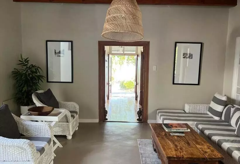 هتل Hartebeeskraal Selfcatering Cottage
