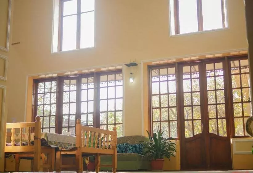 ペンション Guest House Ikathouse