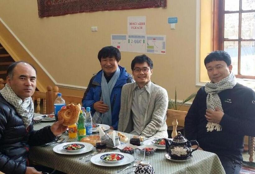 پانسیون Guest House Ikathouse