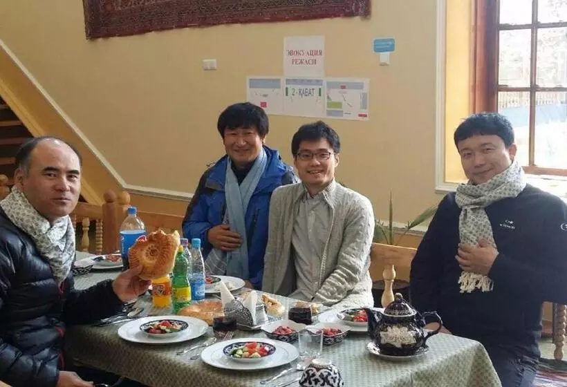 ペンション Guest House Ikathouse